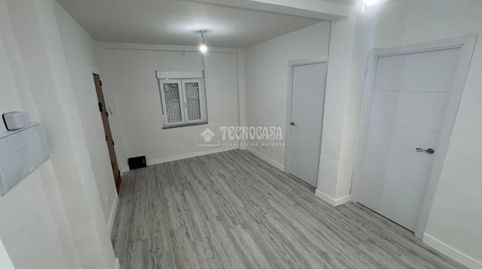 Foto 2 de Piso en venta en Los Castillejos - La Trinidad, Málaga Capital