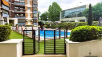 Piscina de Pis en venda en  Madrid Capital amb Aire condicionat i Terrassa