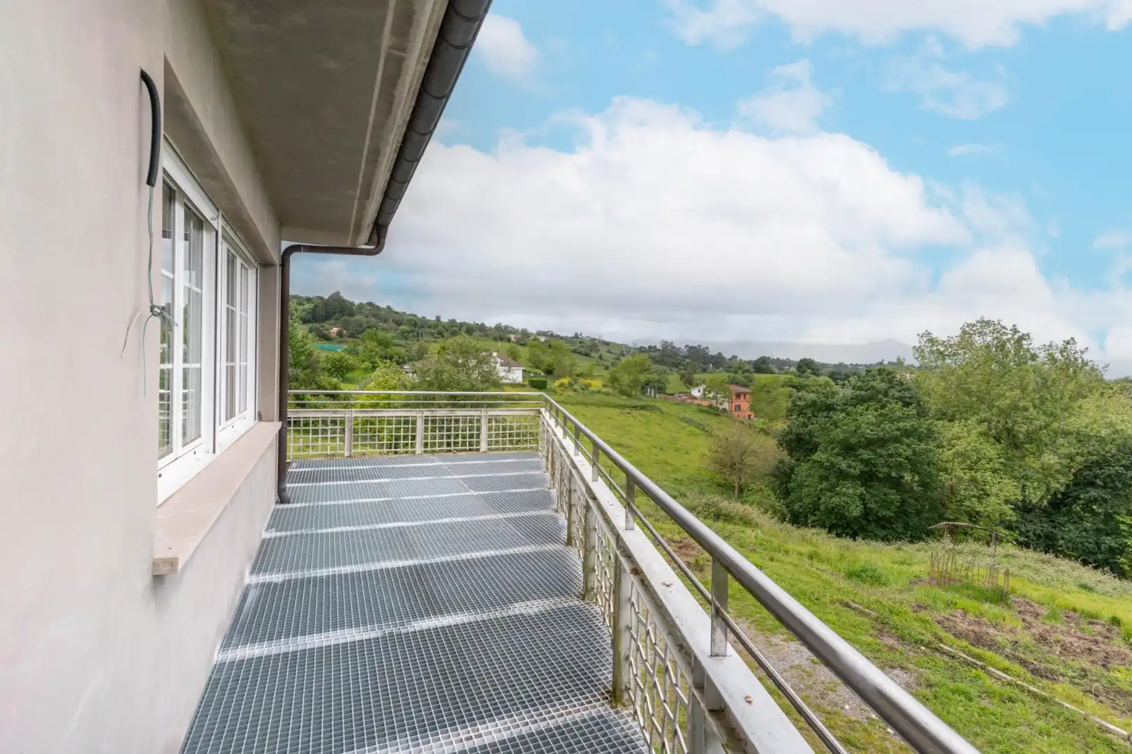 Terrassa de Casa o xalet en venda en Oviedo  amb Jardí privat, Terrassa i Balcó