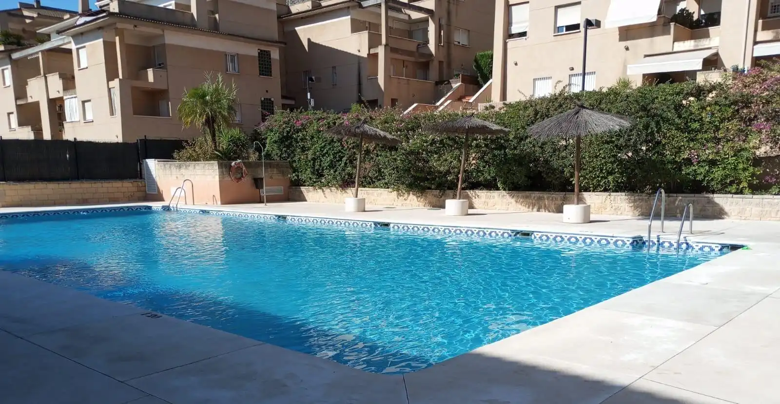 Piscina de Ático en venta en Tomares con Terraza y Piscina comunitaria