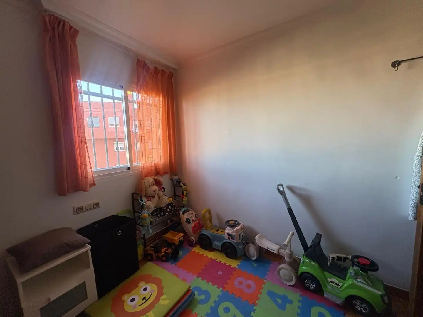 Bedroom of Flat for sale in Algeciras  with Air Conditioner and Heating