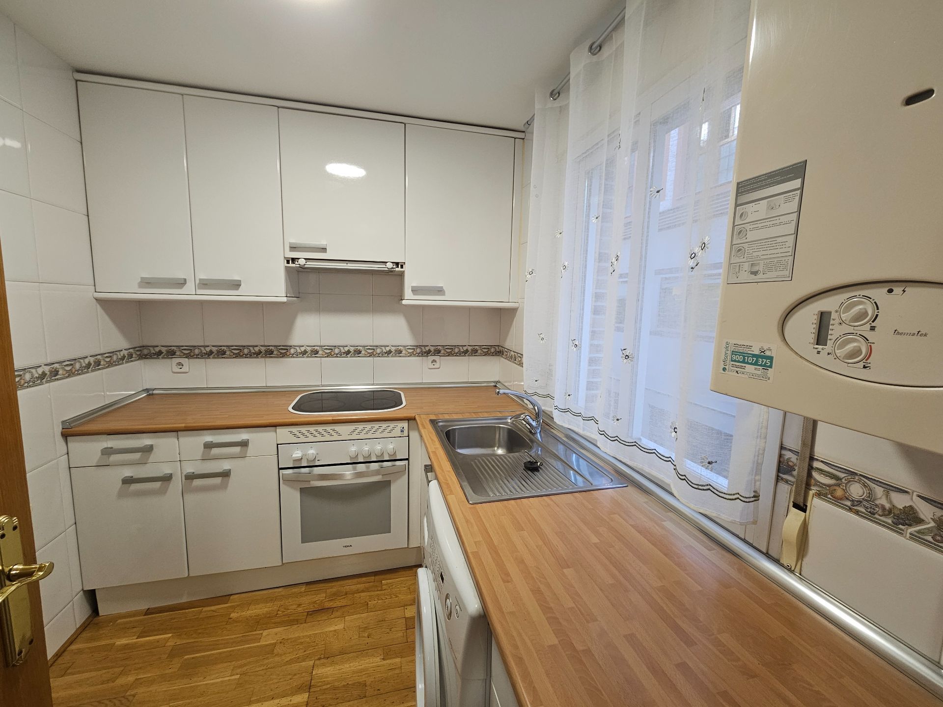 Cuina de Apartament de lloguer en  Madrid Capital amb Aire condicionat, Calefacció i Traster