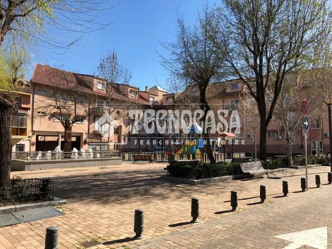 Vista exterior de Garatge en venda en Leganés