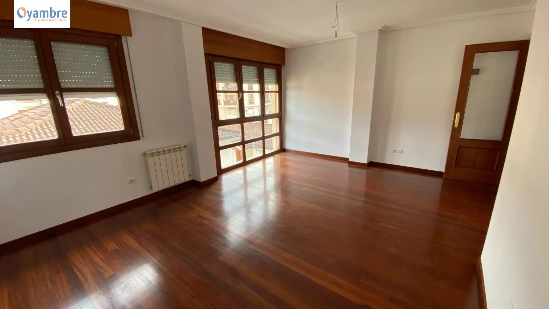 Wohnzimmer von Dachboden zum Verkauf in Potes mit Terrasse