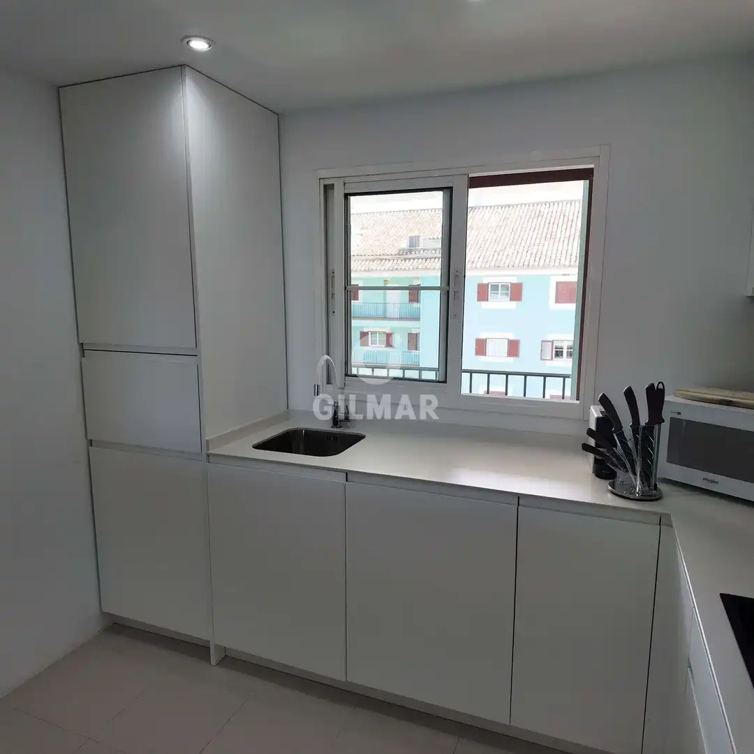 Habitación de Dúplex en venta en Sotogrande con Calefacción, Trastero y Piscina