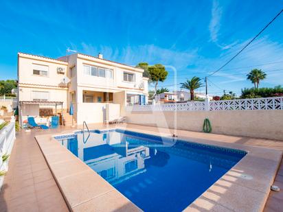 Vista exterior de Casa o xalet en venda en Calpe / Calp amb Aire condicionat, Jardí privat i Terrassa