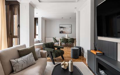 Sala d'estar de Dúplex en venda en  Madrid Capital amb Aire condicionat, Calefacció i Terrassa