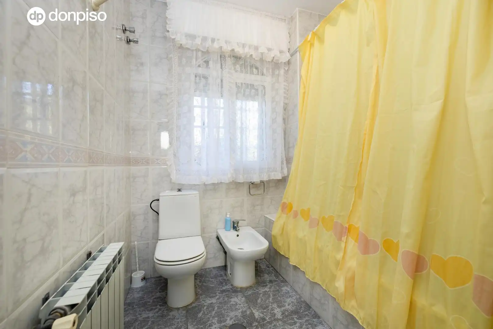 Baño de Casa o chalet en venta en Atarfe con Calefacción, Jardín privado y Terraza
