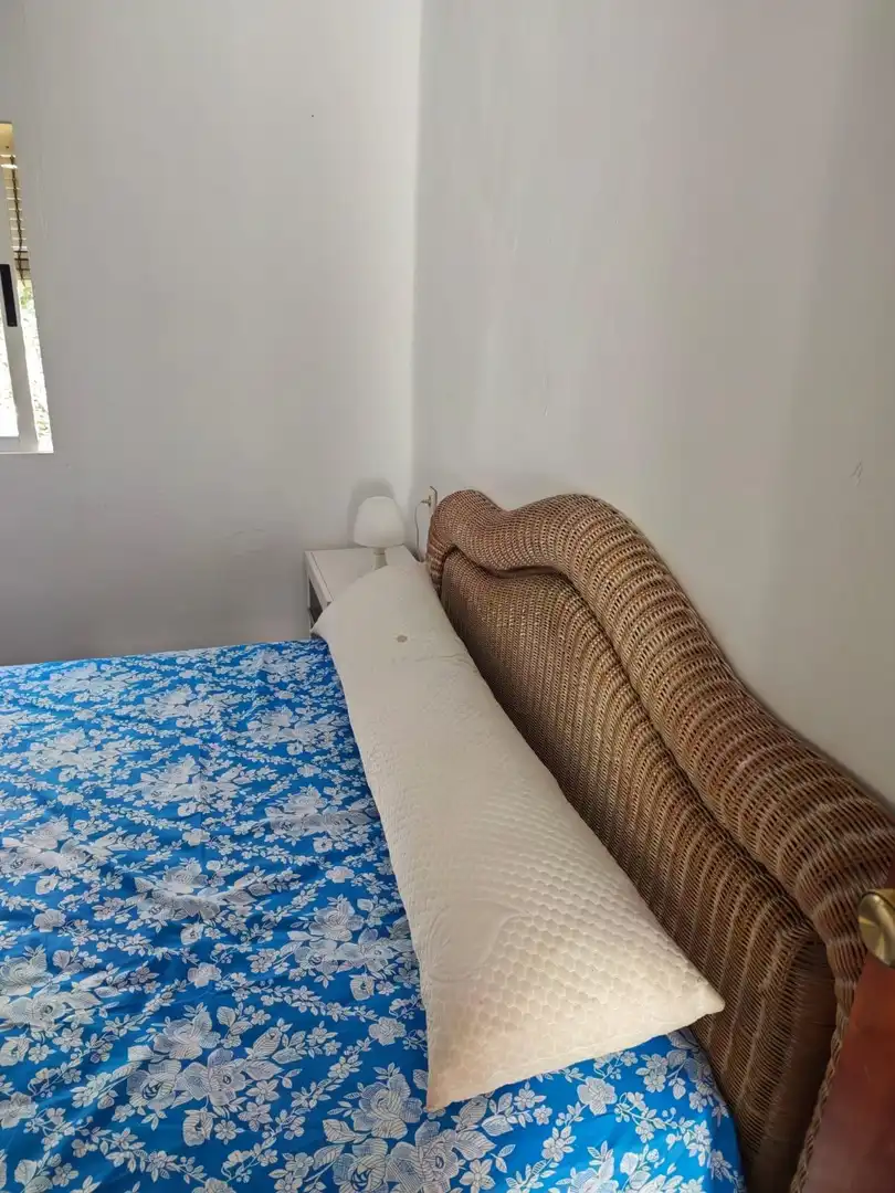Schlafzimmer von Wohnung zur Miete in Granada mit Privatgarten, Möbliert und Balkon