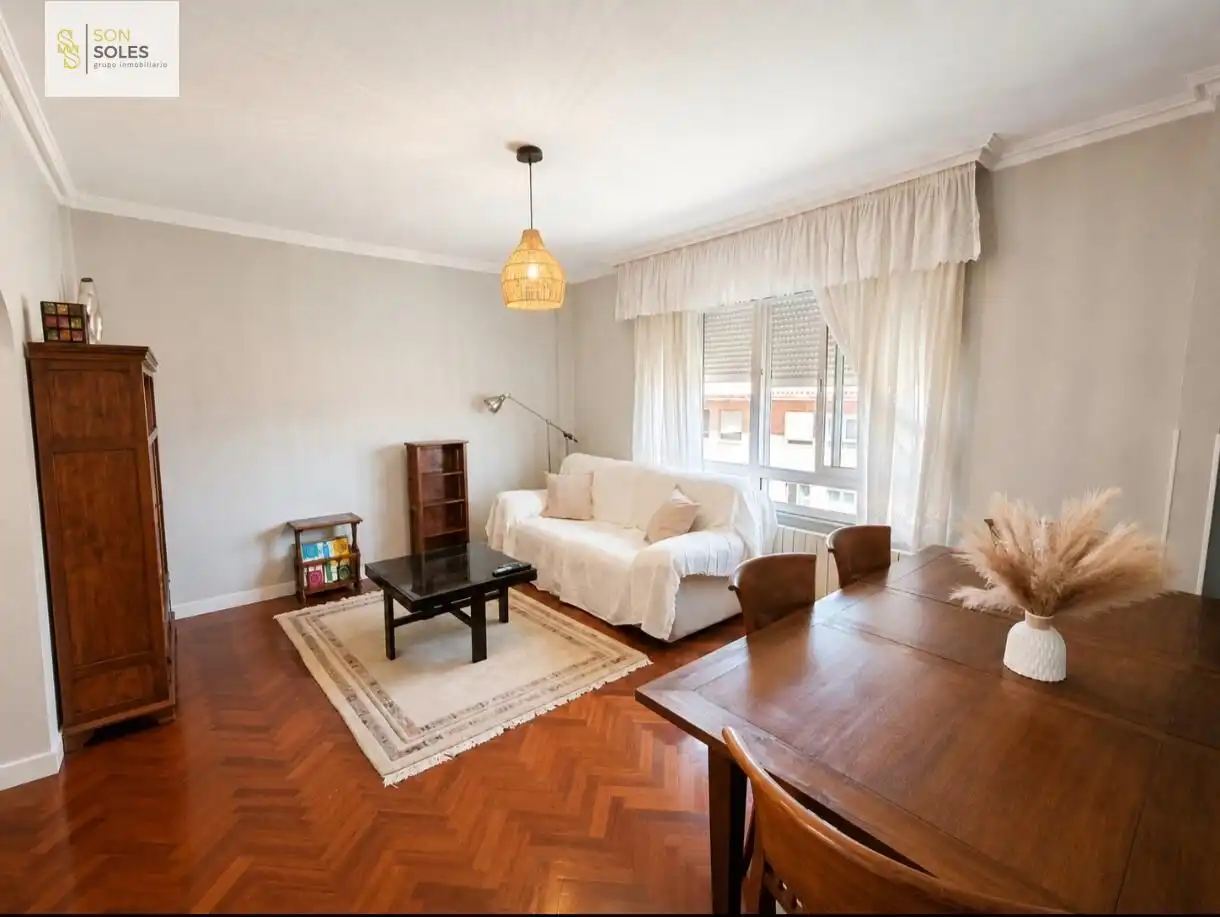 Wohnzimmer von Wohnung zur Miete in Santander mit Heizung, Parkett und Möbliert