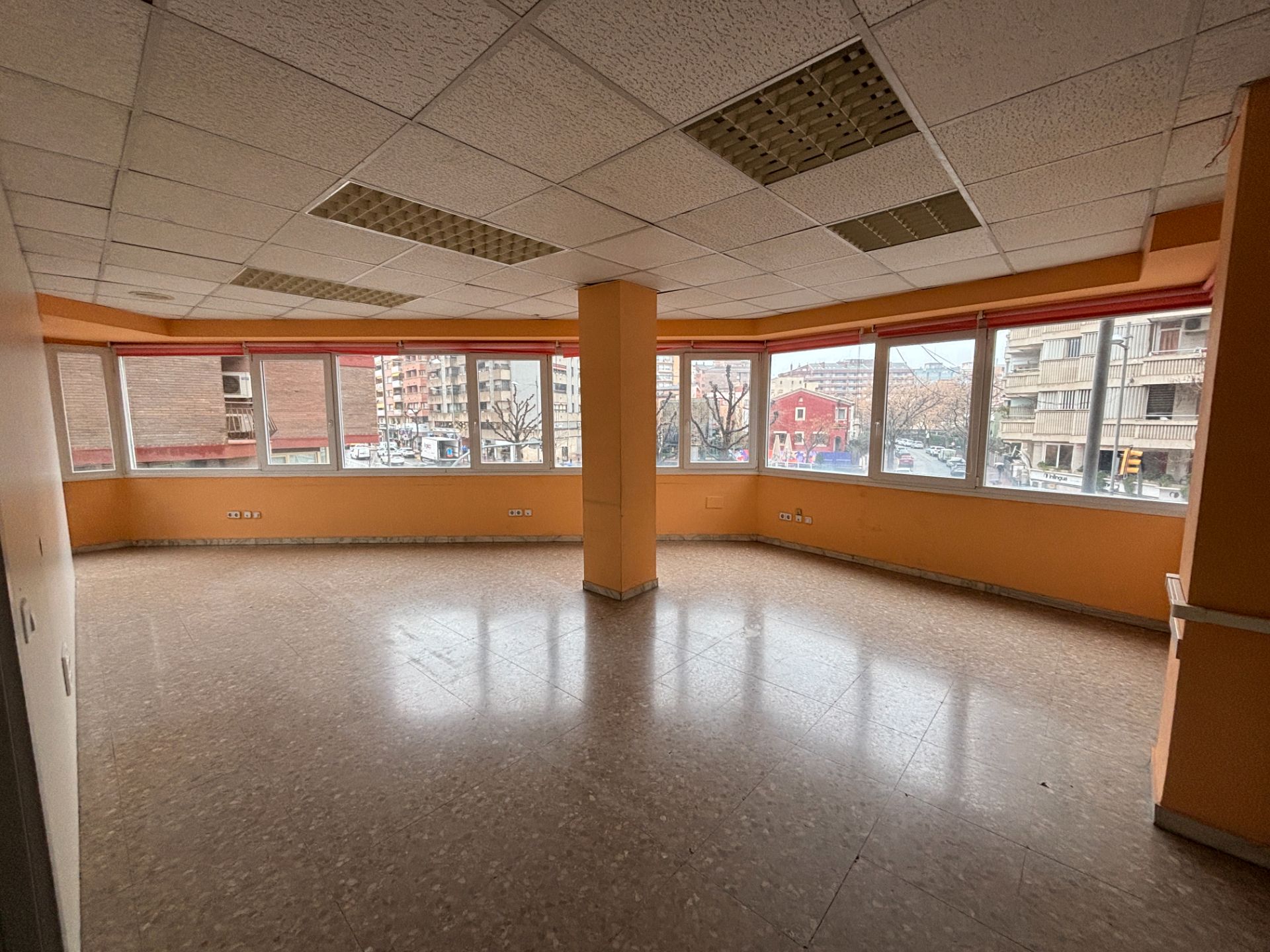Office for sale in  Lleida Capital  with Air Conditioner and Heating