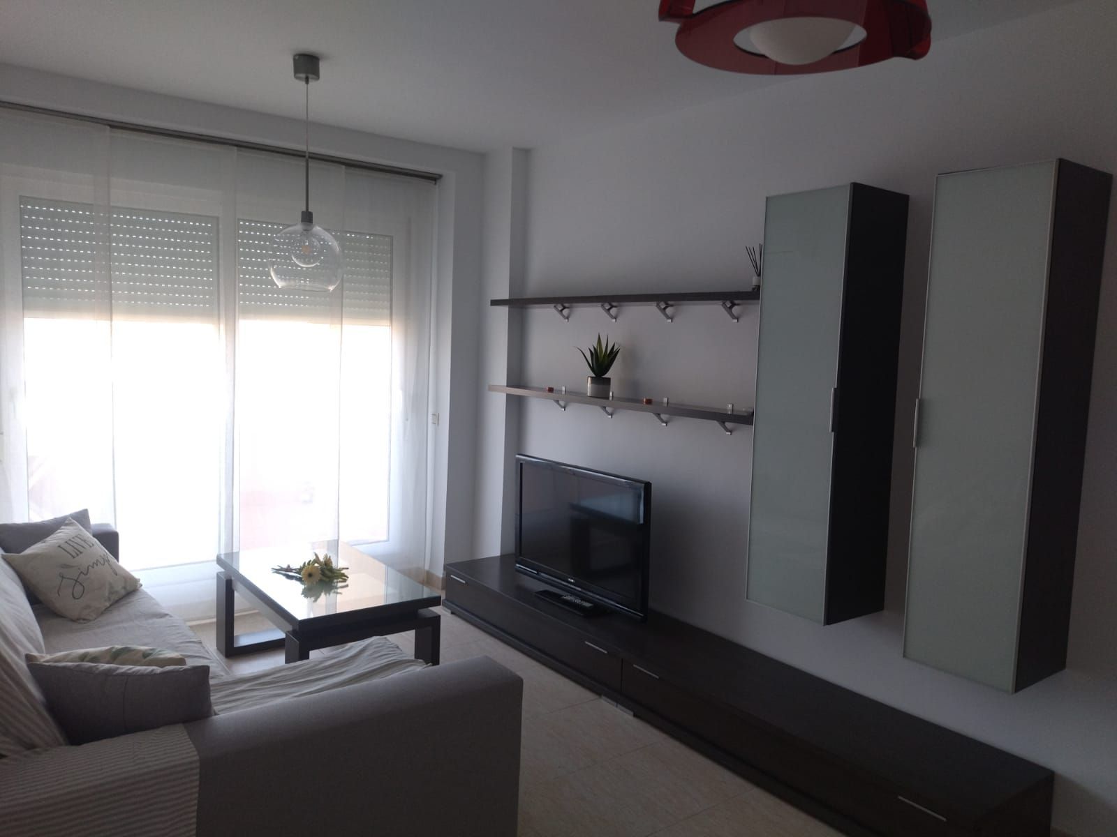 Sala d'estar de Pis de lloguer en Roquetas de Mar amb Aire condicionat, Calefacció i Terrassa