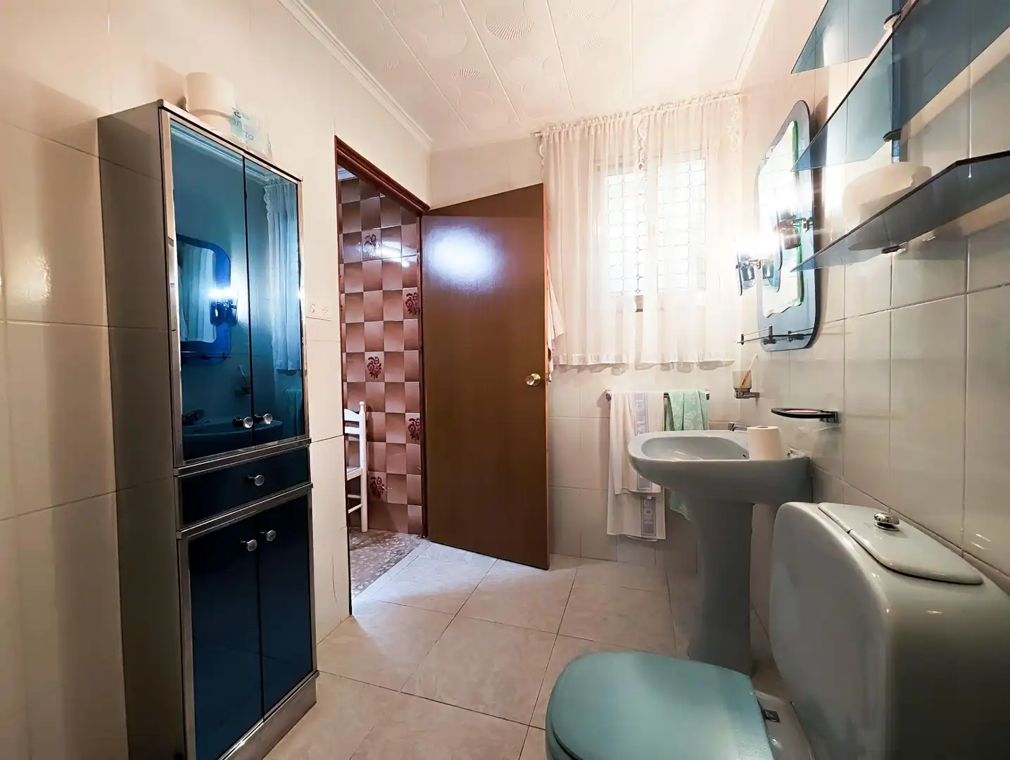 Bathroom of Houses for sale in Puertollano  with Storage room, Furnished and Internet