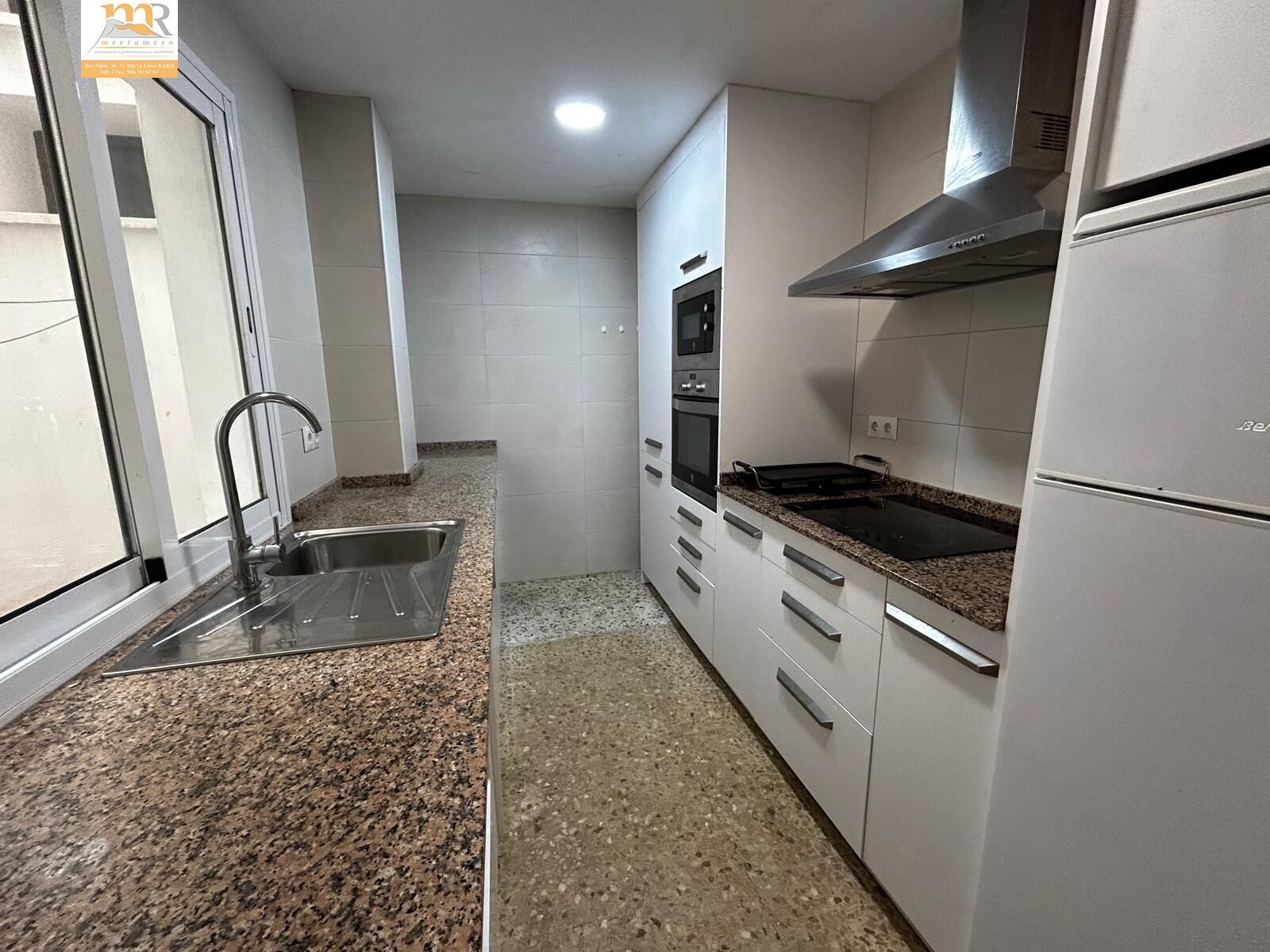 Cuina de Pis en venda en Estepona amb Terrassa i Balcó