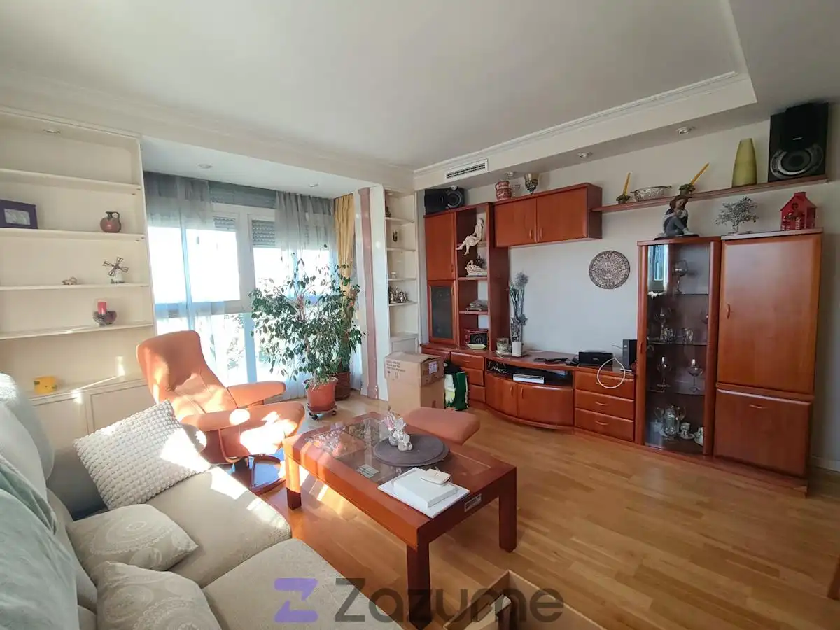 Wohnzimmer von Wohnung zur Miete in Usera