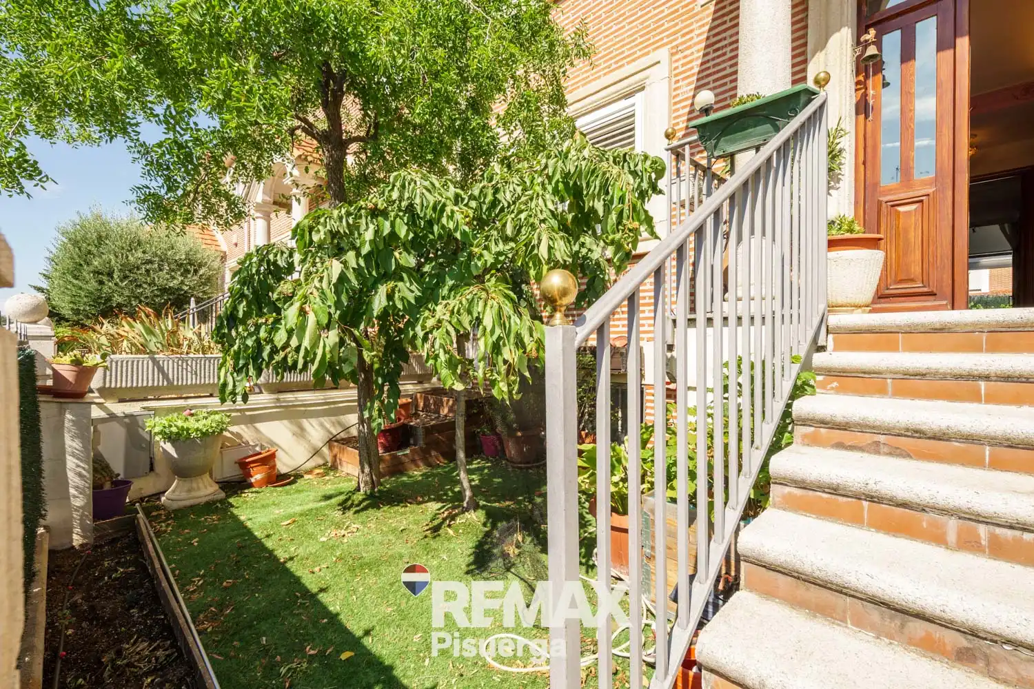 Vista exterior de Casa o chalet en venta en Arroyo de la Encomienda con Aire acondicionado, Calefacción y Jardín privado