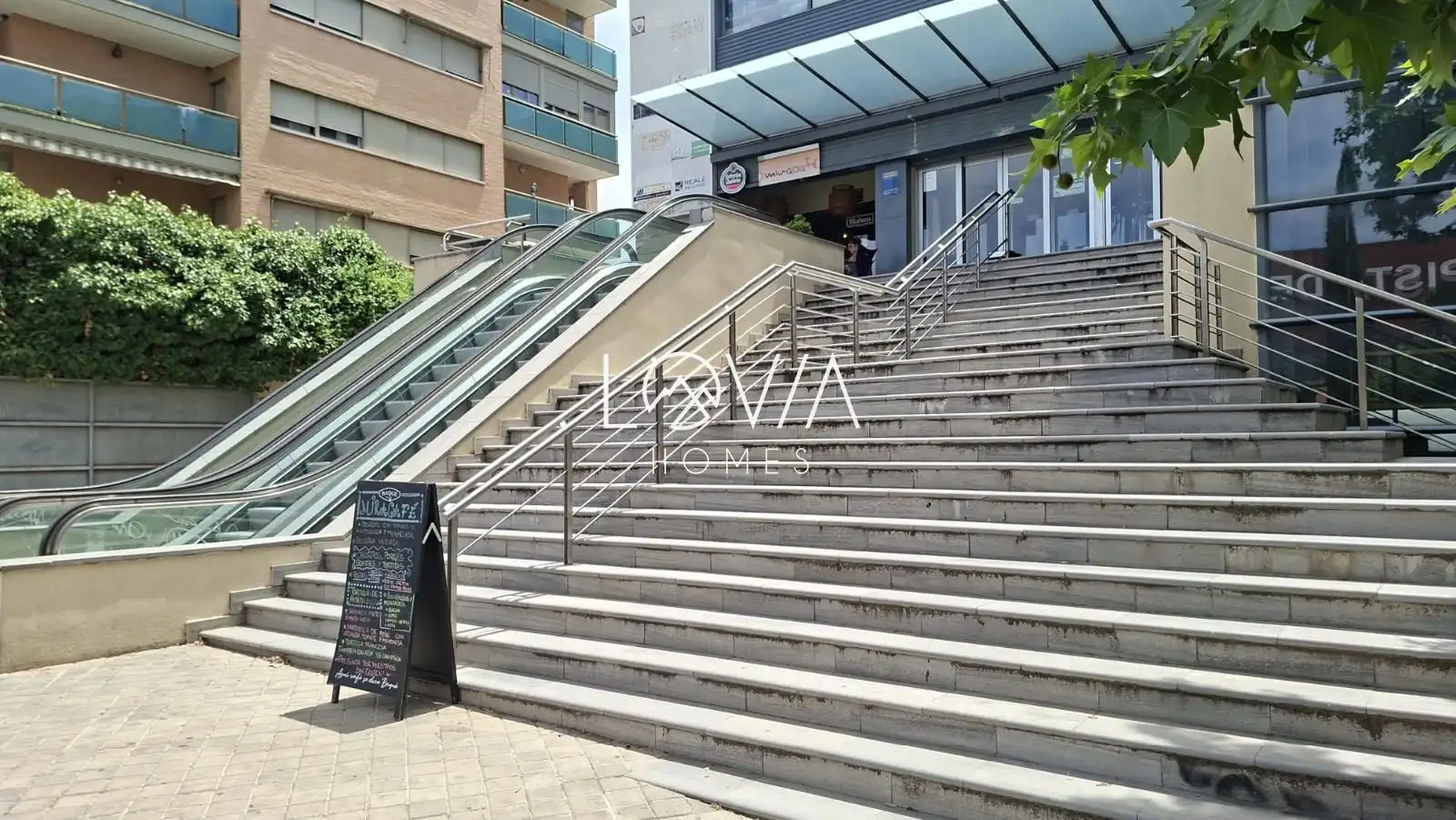 Exterior view of Office for sale in Población de Arroyo