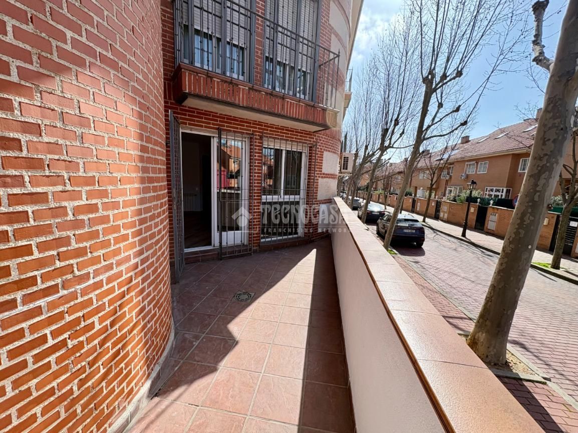 Außenansicht von Wohnung zum Verkauf in Daganzo de Arriba mit Klimaanlage, Heizung und Parkett