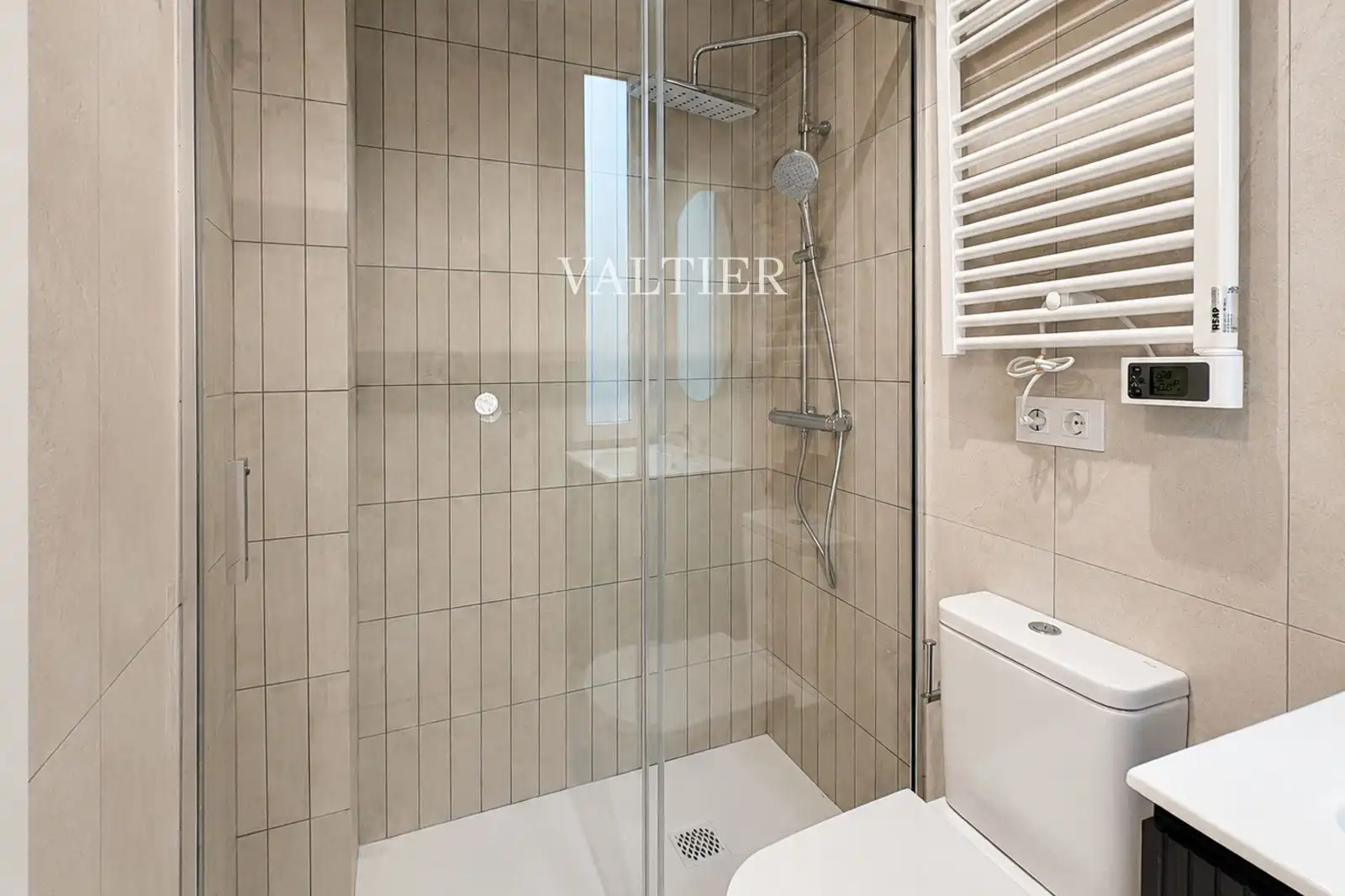 Badezimmer von Wohnung zur Miete in Madrid mit Möbliert