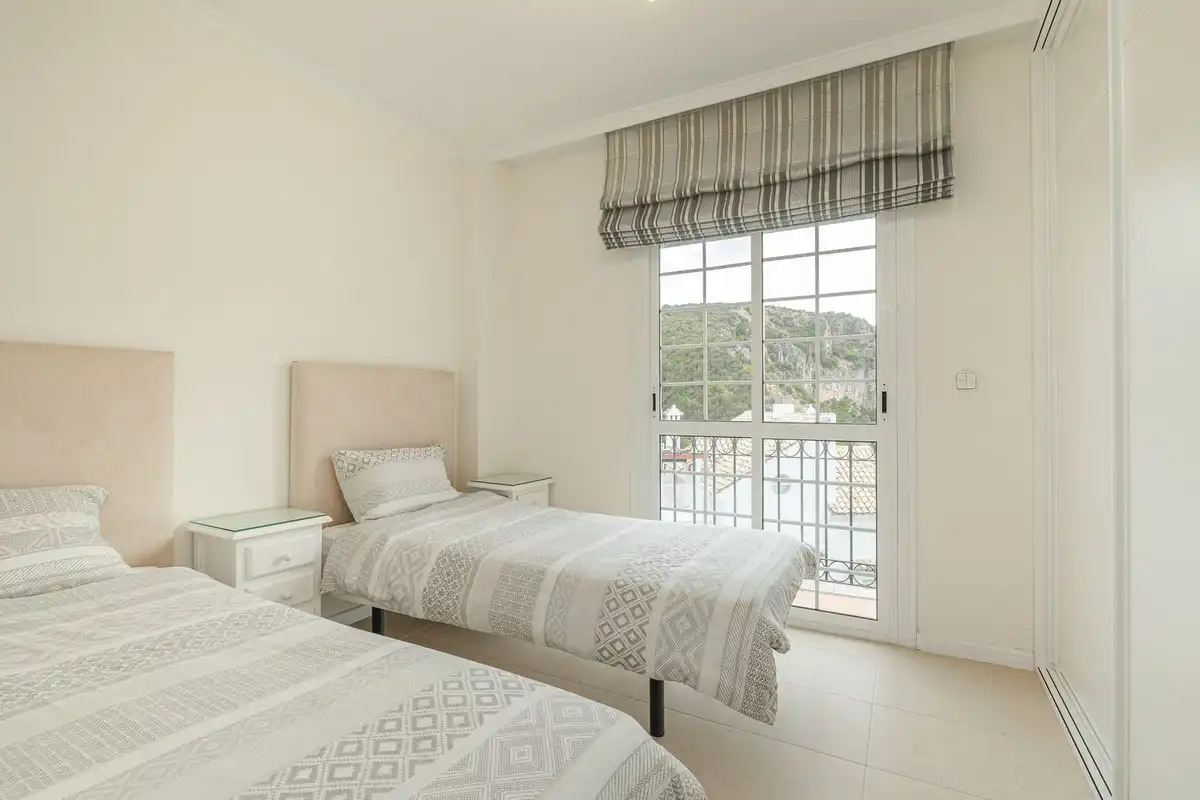 Bedroom of Duplexes for sale in Benahavís  with Air Conditioner, Heating and Terrace