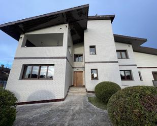 Vista exterior de Casa o xalet en venda en Gijón  amb Calefacció, Parquet i Terrassa