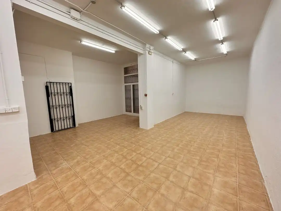 Local comercial en venta en Carrer de Viladomat, imagen 3
