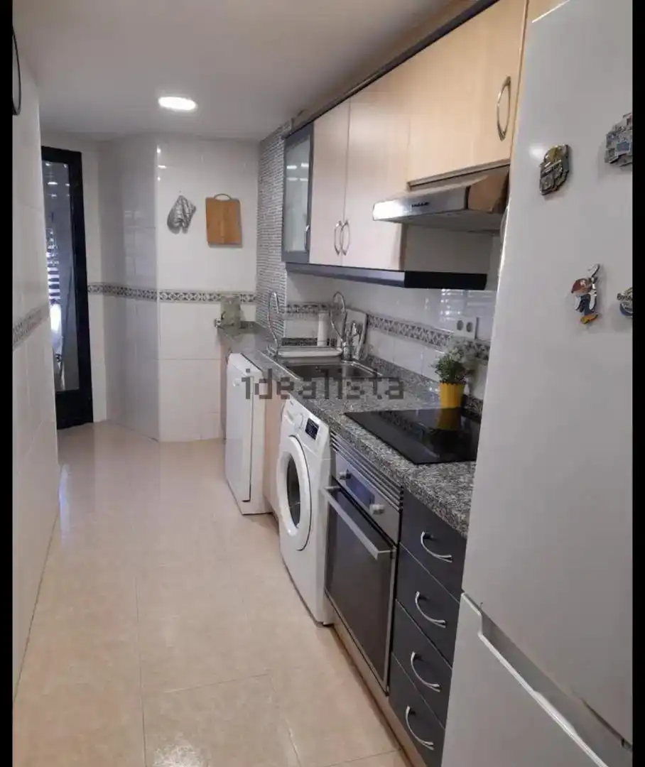 Kitchen of Flat for share in Valencia  with Air Conditioner, Private garden and Parquet flooring