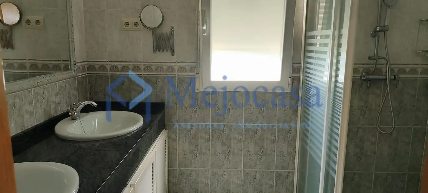 Bany de Casa o xalet en venda en Valdetorres de Jarama amb Calefacció, Jardí privat i Terrassa