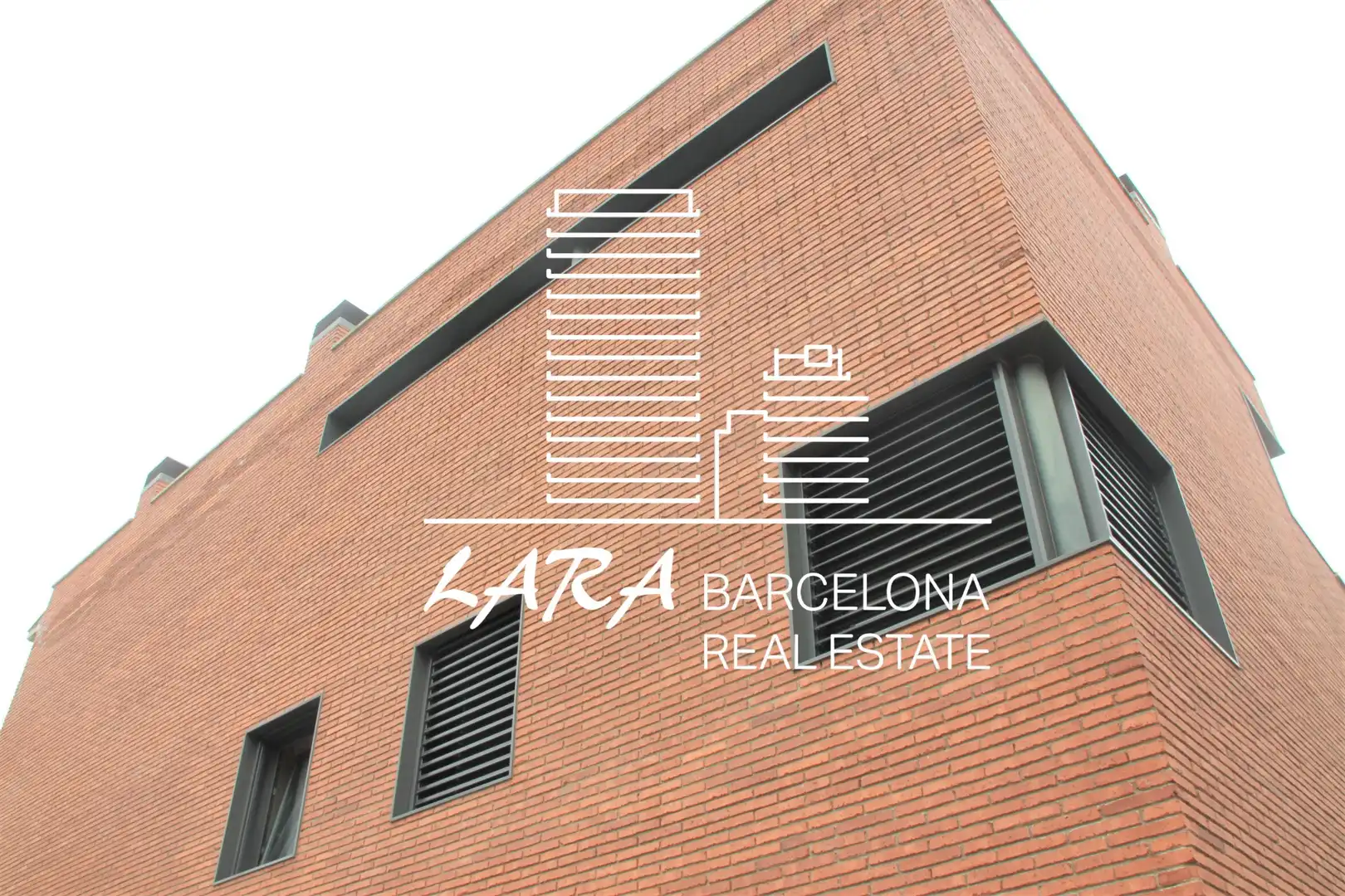 Vista exterior de Casa o chalet de alquiler con opción a compra en Viladecans con Aire acondicionado, Calefacción y Jardín privado