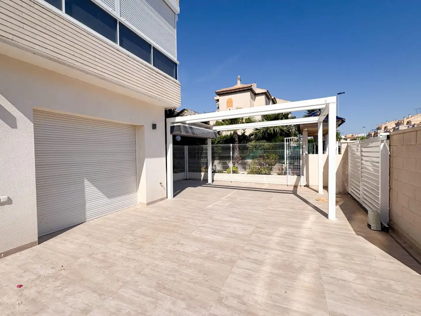 Terraza de Apartamento en venta en Torrevieja con Aire acondicionado, Calefacción y Jardín privado