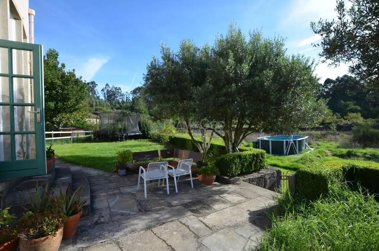 Garden of Houses for sale in Oia, Pontevedra