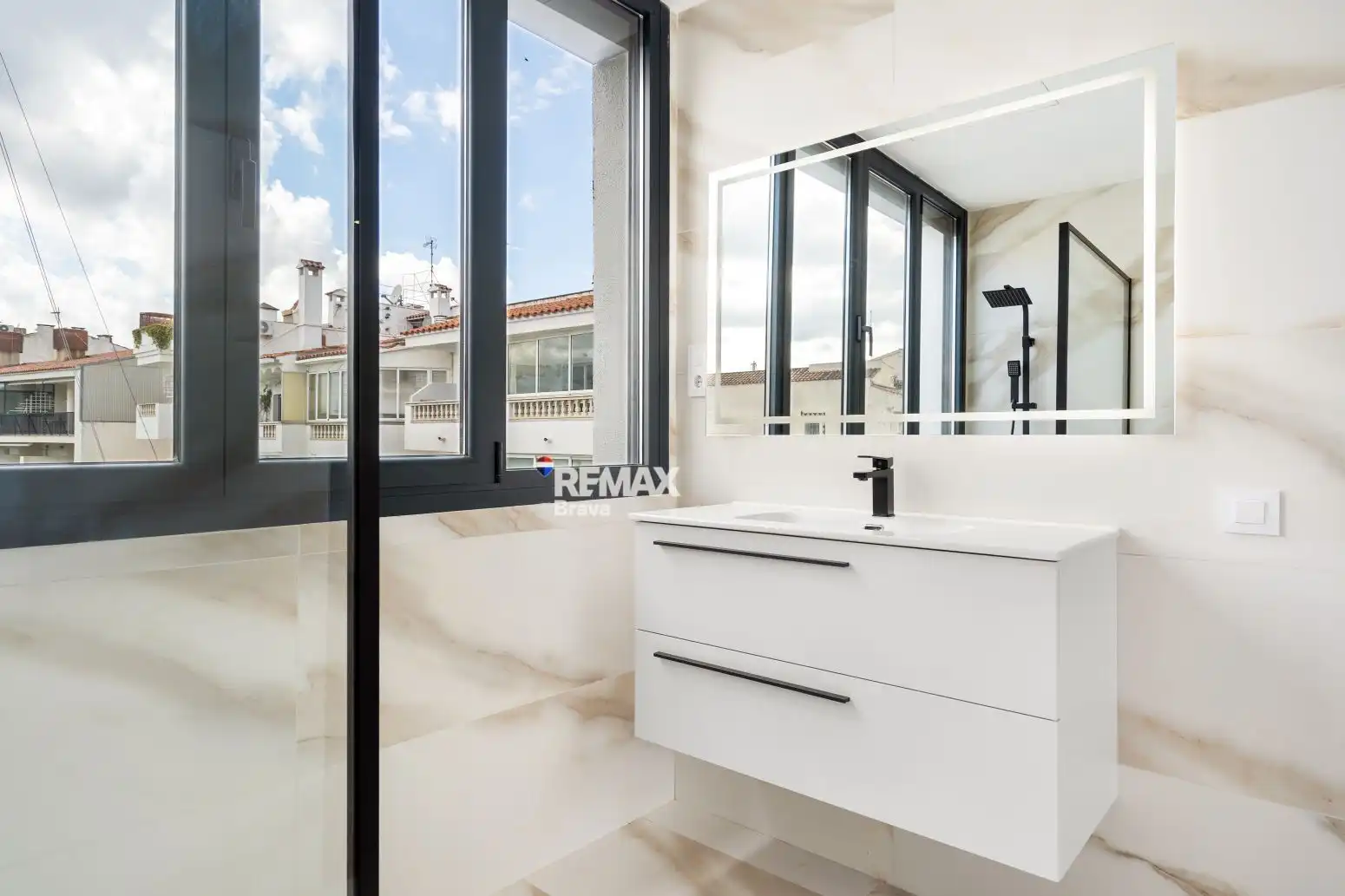 Bany de Casa o xalet en venda en Empuriabrava amb Aire condicionat, Calefacció i Terrassa
