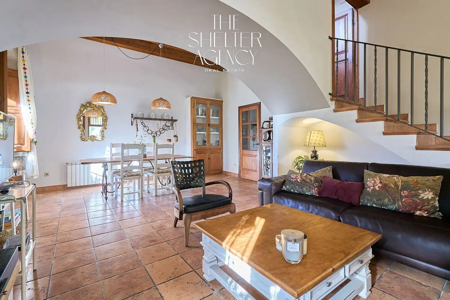 Sala de estar de Finca rústica en venta en Sant Pere de Ribes con Aire acondicionado, Jardín privado y Piscina comunitaria