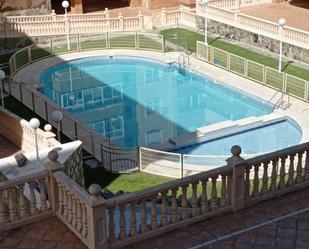 Piscina de Apartament de lloguer en Cáceres Capital amb Calefacció, Terrassa i Traster