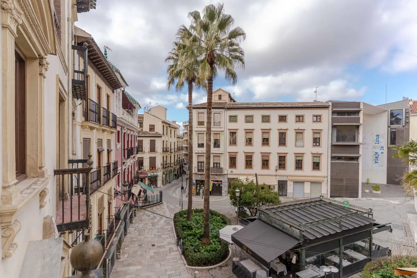 Exterior view of Apartments for sale in Granada  with Oven, Washing machine and Microwave