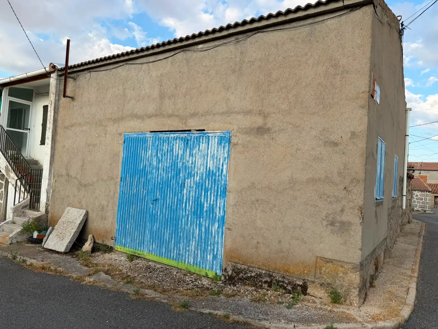 Vista exterior de Nave industrial en venta en Solosancho