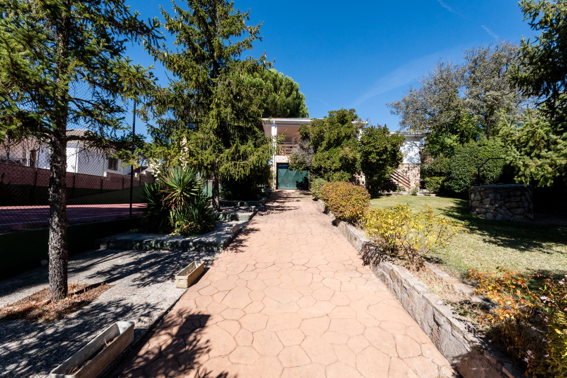 Exterior view of House or chalet for sale in Navalafuente  with Private garden, Terrace and Swimming Pool
