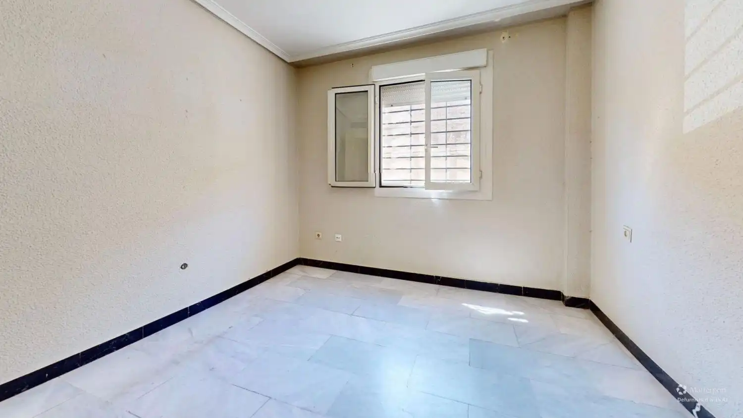 Wohnung zum Verkauf in San Juan de Aznalfarache mit Klimaanlage, Heizung und Abstellraum