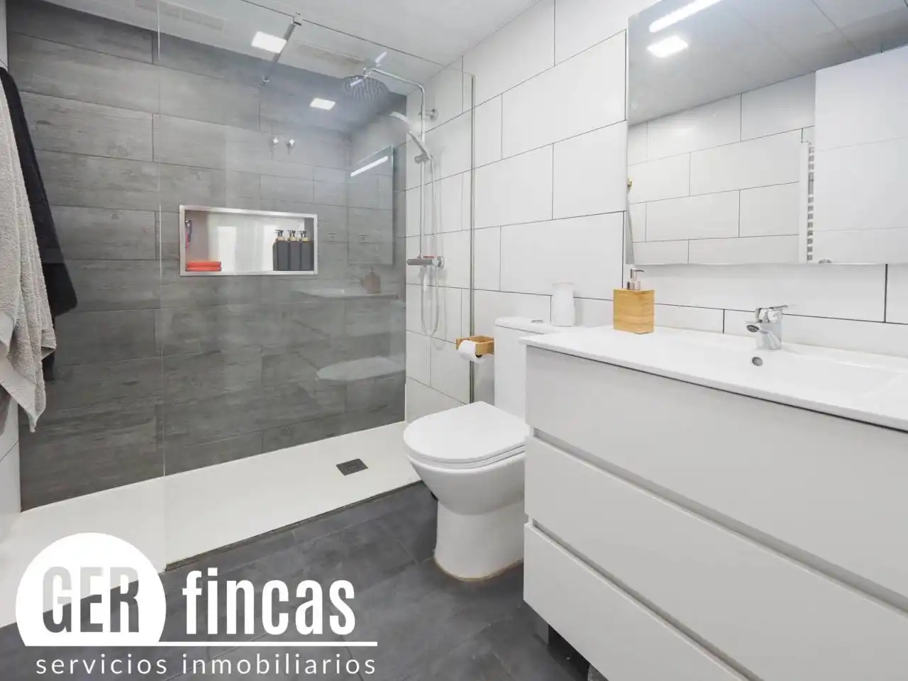 Baño de Piso en venta en Terrassa con Aire acondicionado, Parquet y Terraza