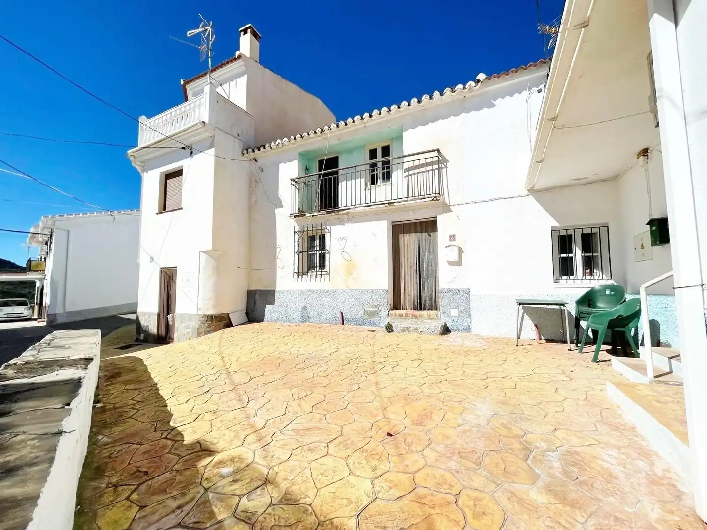 Vista exterior de Casa o chalet en venta en Periana con Terraza, Trastero y Amueblado