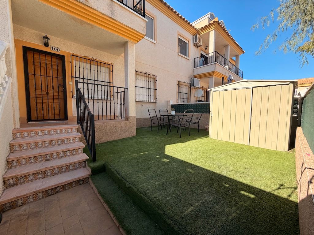 Vista exterior de Apartamento en venta en Orihuela con Aire acondicionado, Calefacción y Terraza