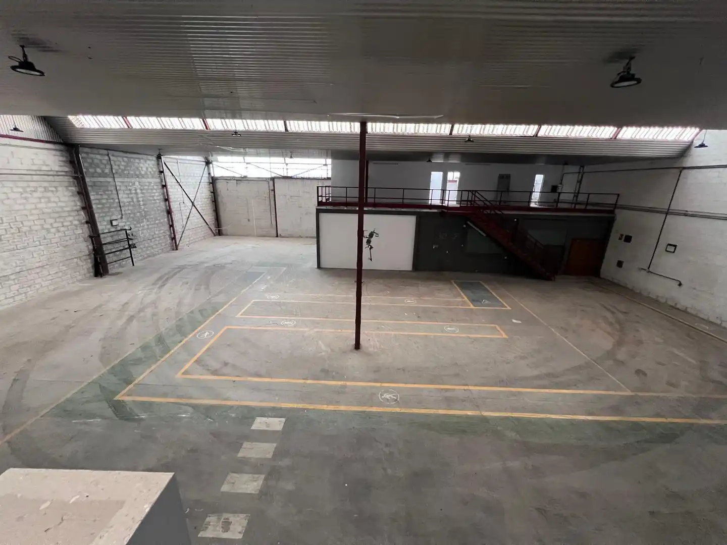 Fabrikhallen zur Miete in Llanera