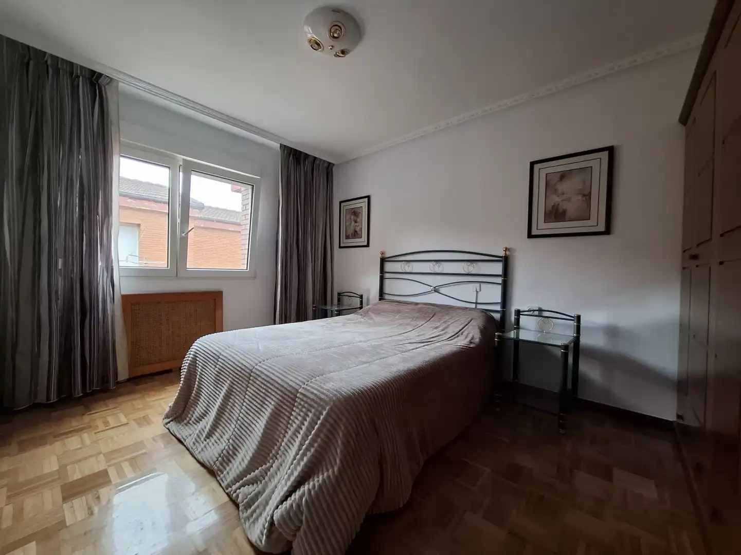 Schlafzimmer von Wohnung zur Miete in Gijón  mit Heizung und Parkett