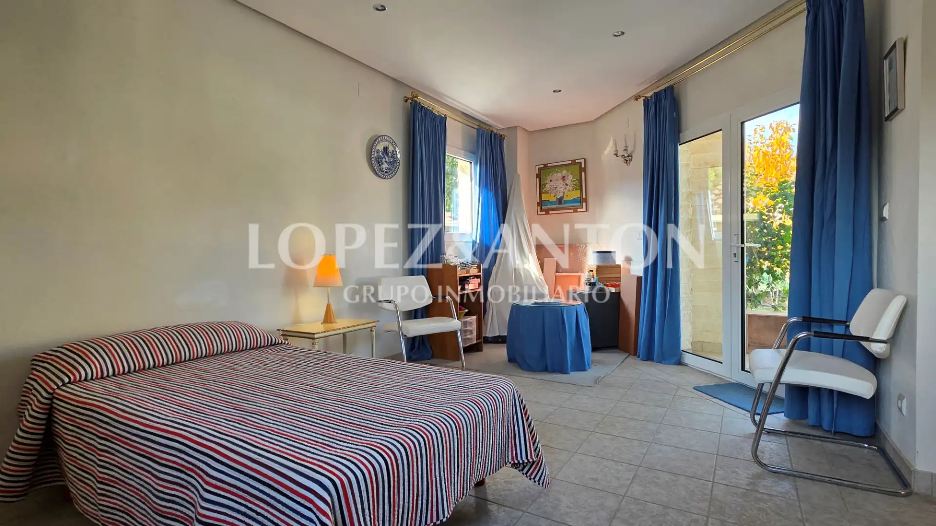Bedroom of Houses for sale in L'Eliana  with Air Conditioner, Private garden and Terrace
