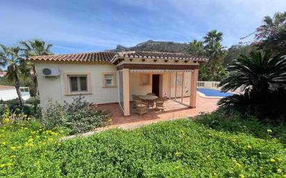 Außenansicht von Haus oder Chalet zum verkauf in Dénia mit Klimaanlage, Heizung und Privatgarten