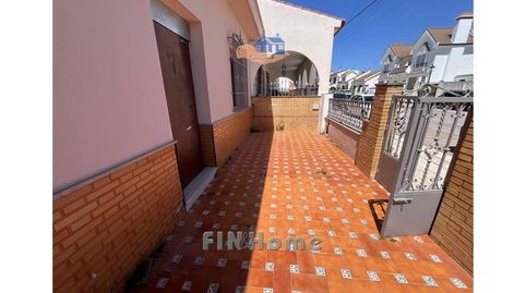 Foto 3 de Casa adosada en venda a Umbrete, Sevilla