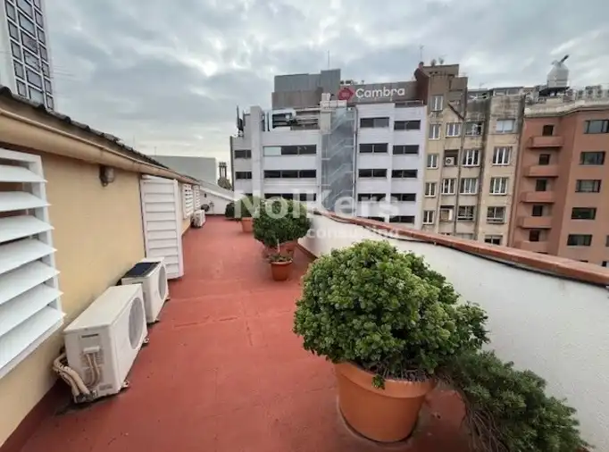 Oficina en venta en Vila de Gràcia