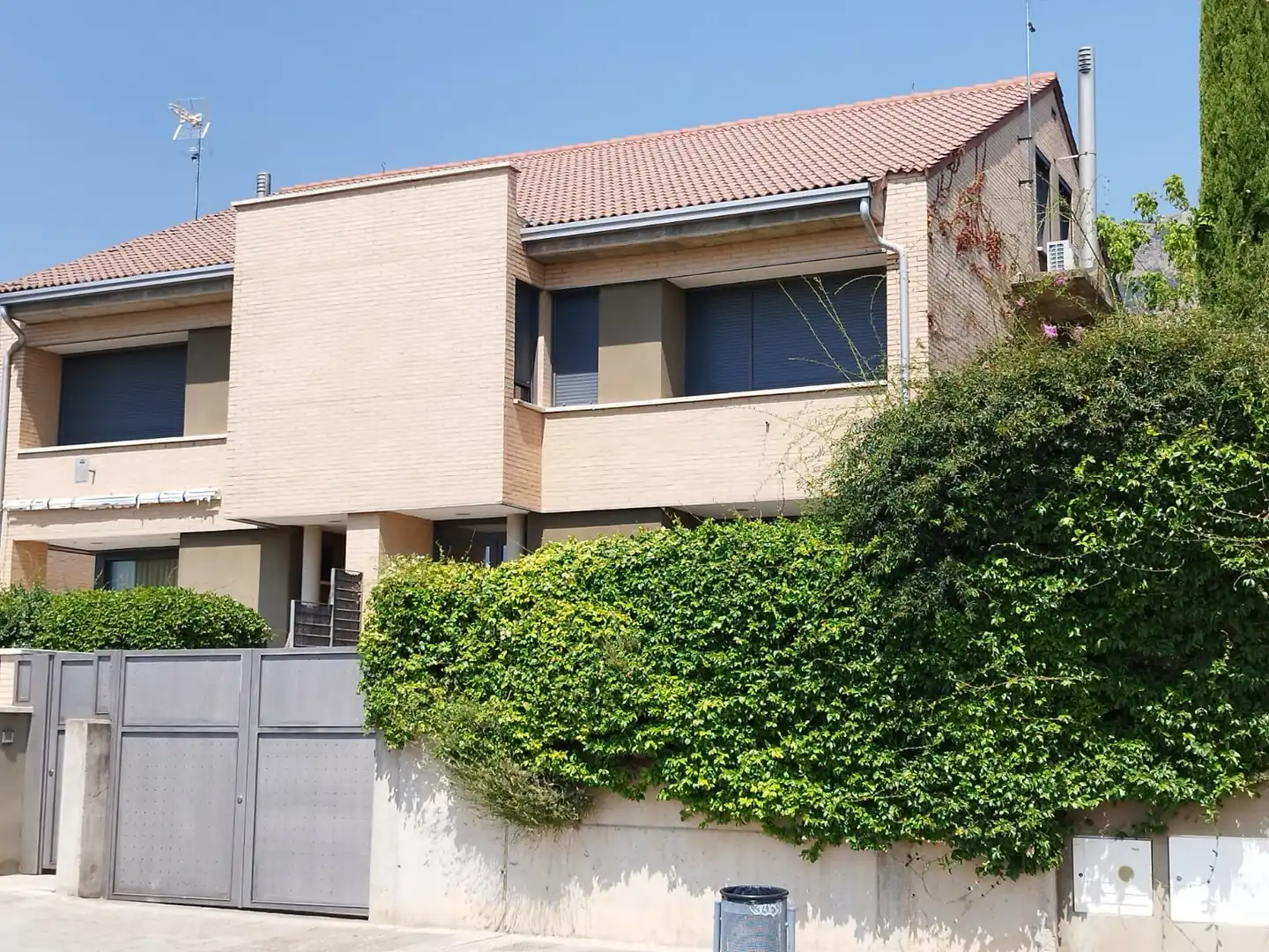 Exterior view of Detached homes for sale in El Escorial  with Heating, Private garden and Terrace