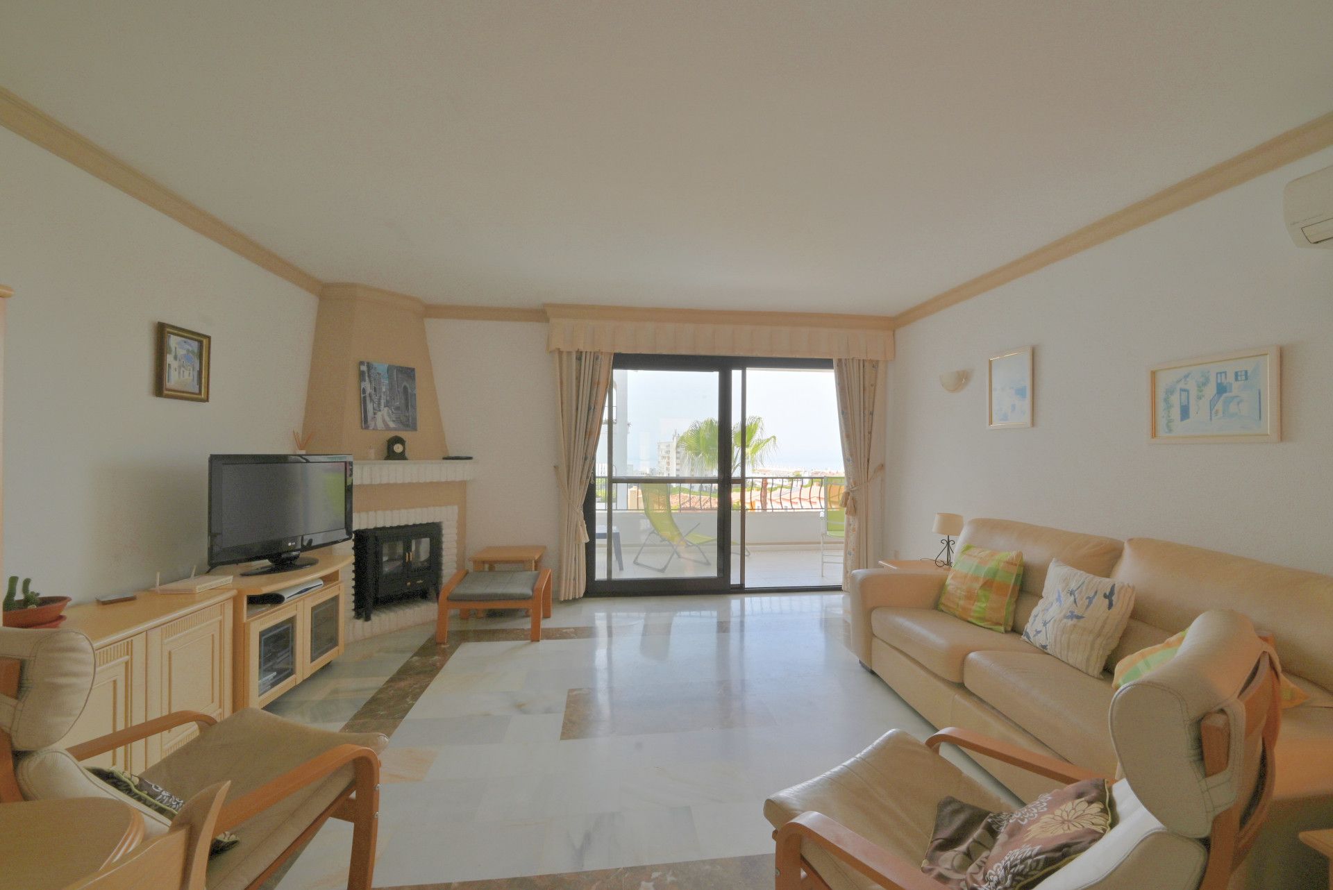 Living room of Attic for sale in Mijas  with Air Conditioner, Terrace and Swimming Pool
