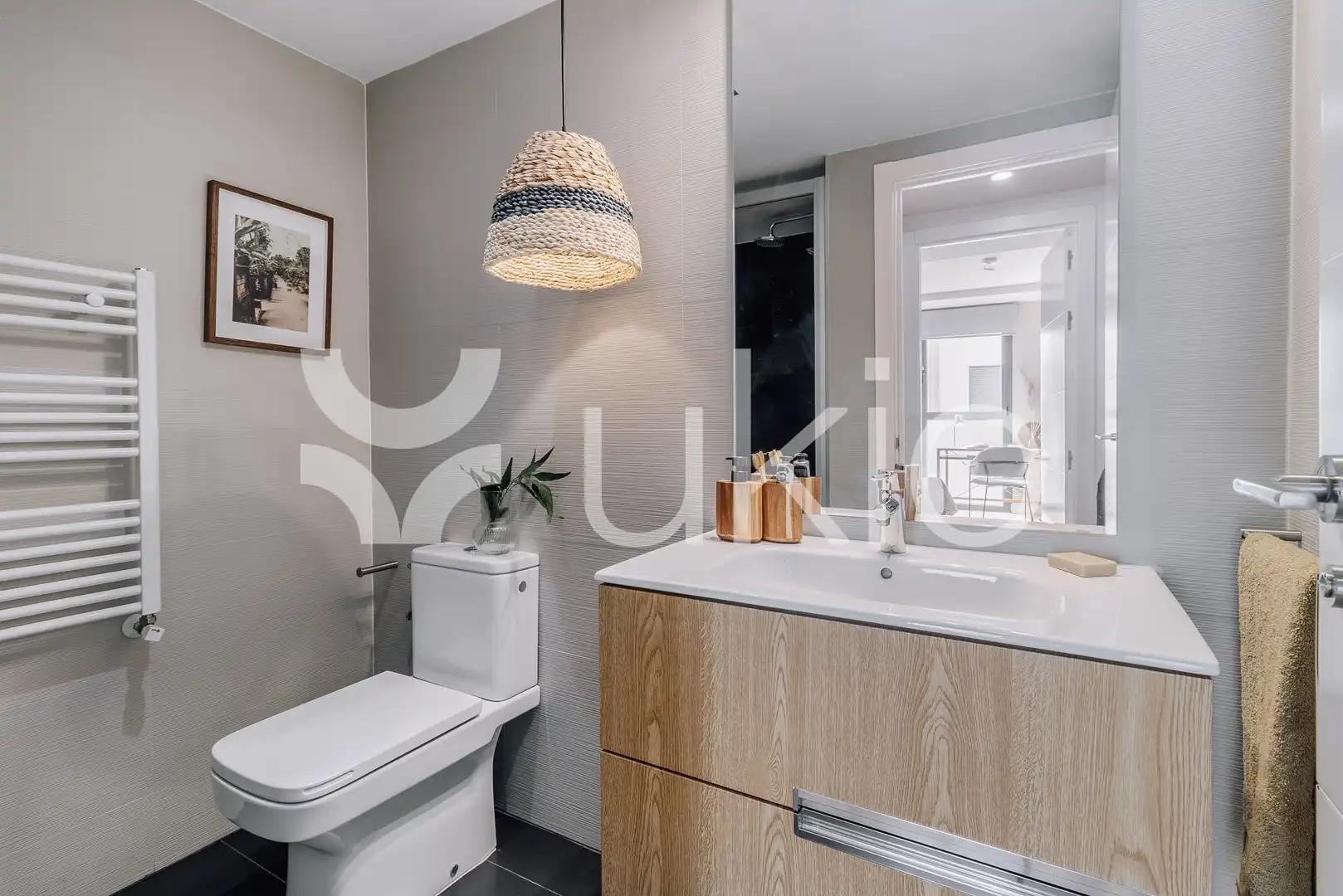 Bathroom of Flat for rent in Madrid  with Air Conditioner, Terrace and Furnished